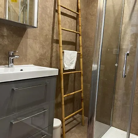 Centre, 3 Chambres, 2 Salles De Bain, Clim, Terrasse, Wifi